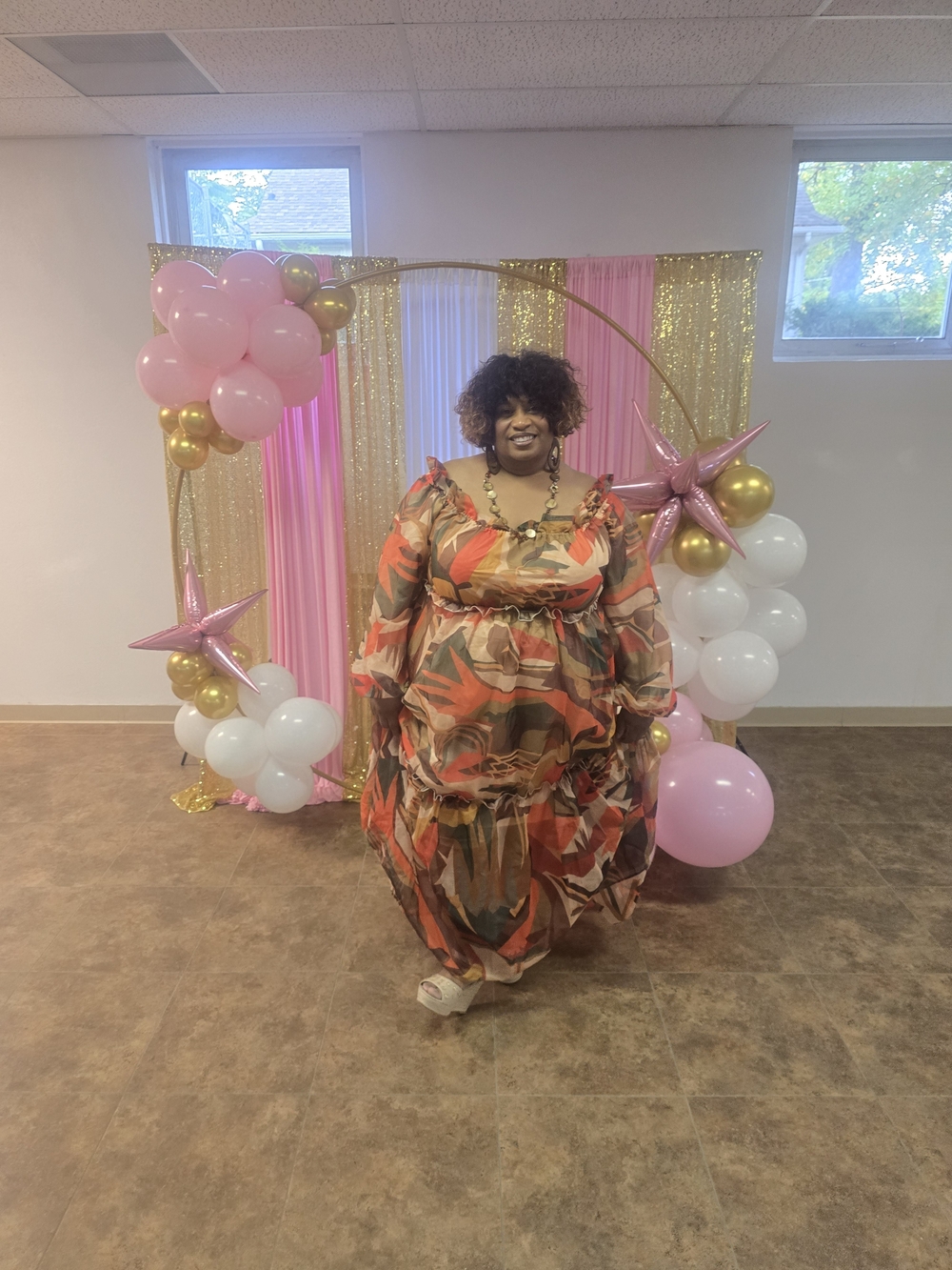 Plus-Size Printed Maxi Dress in Earth Tones - Picture 2 of 4